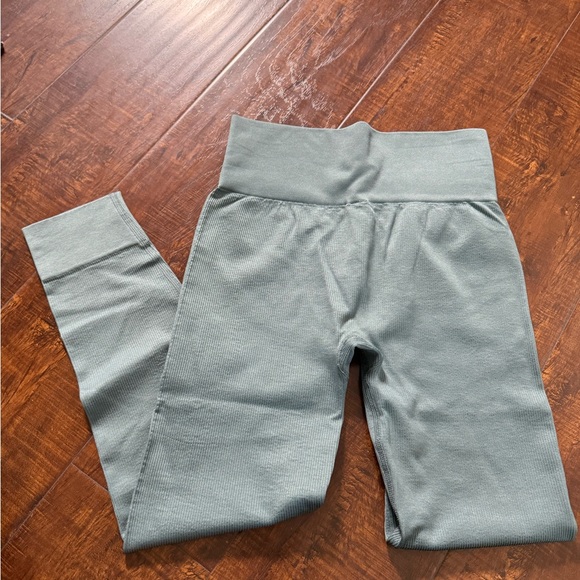 Madewell Women’s Light Gray/eucalyptus leggings - Picture 3 of 5